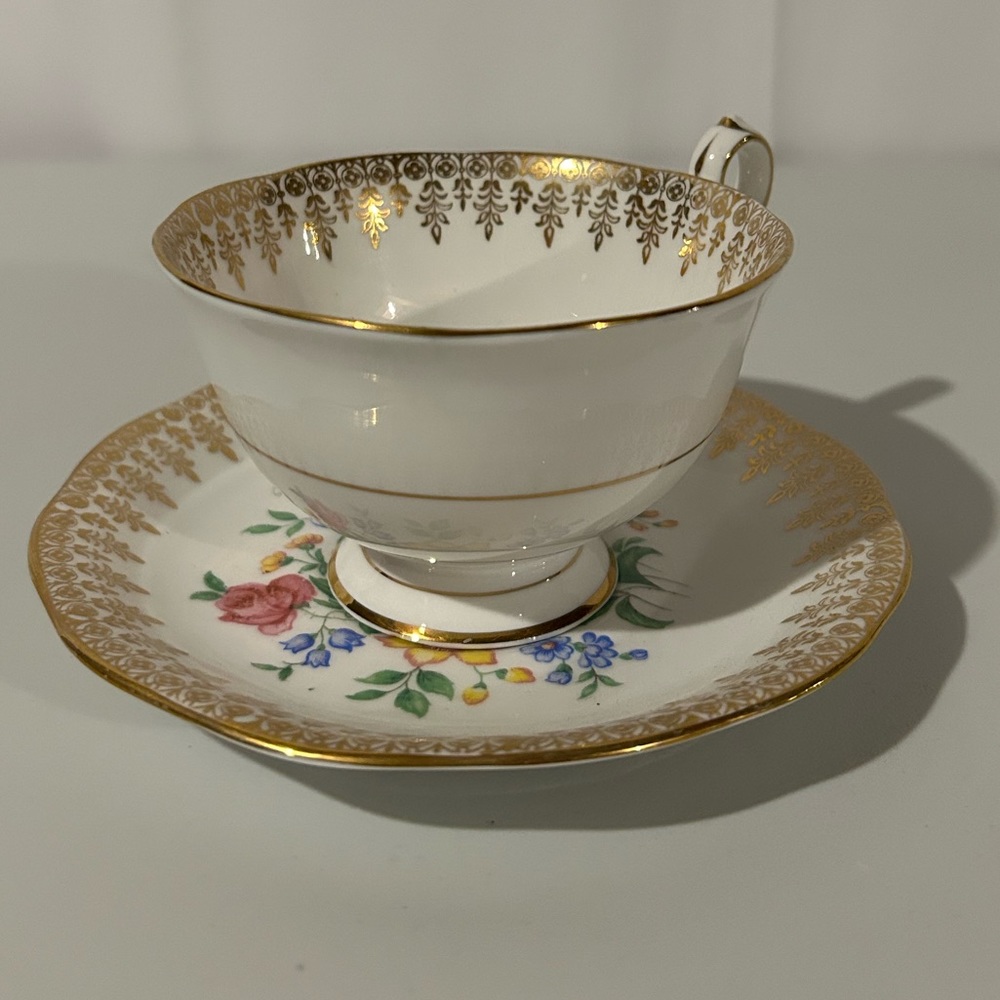 Queen Anne Fine Bone China England